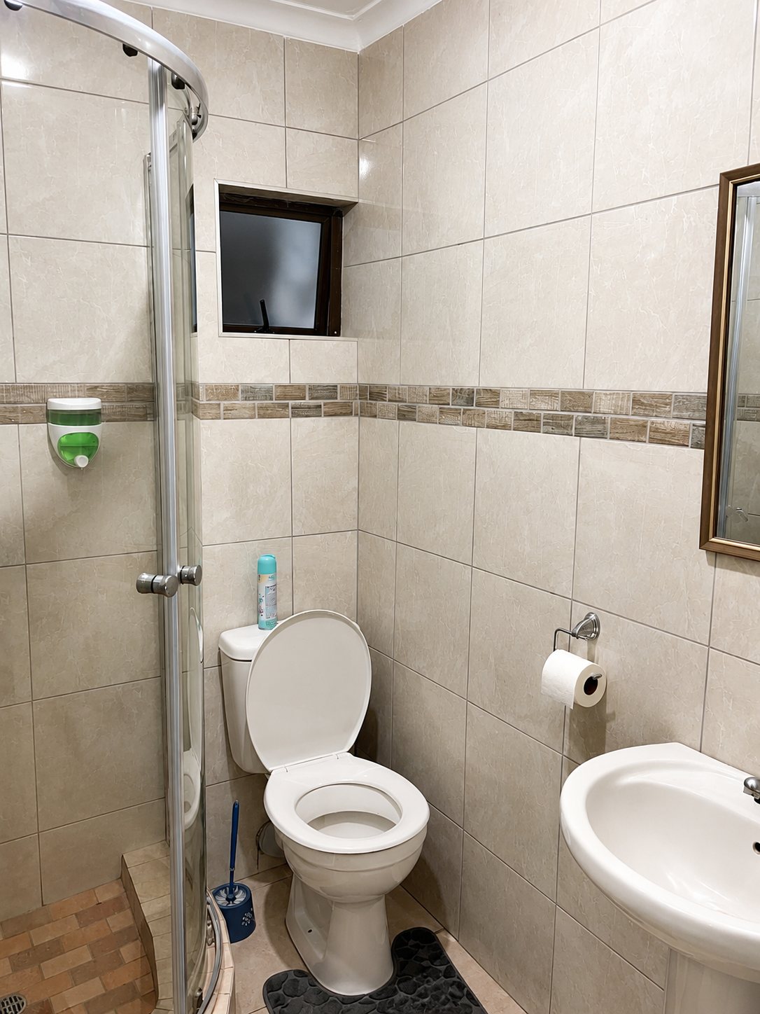 Deluxe Double Room bathroom