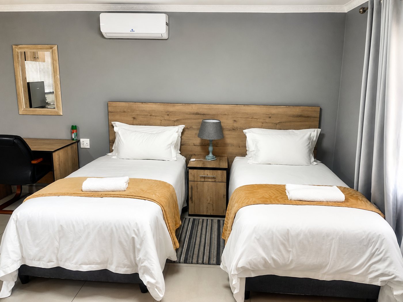 Twin Room, front view