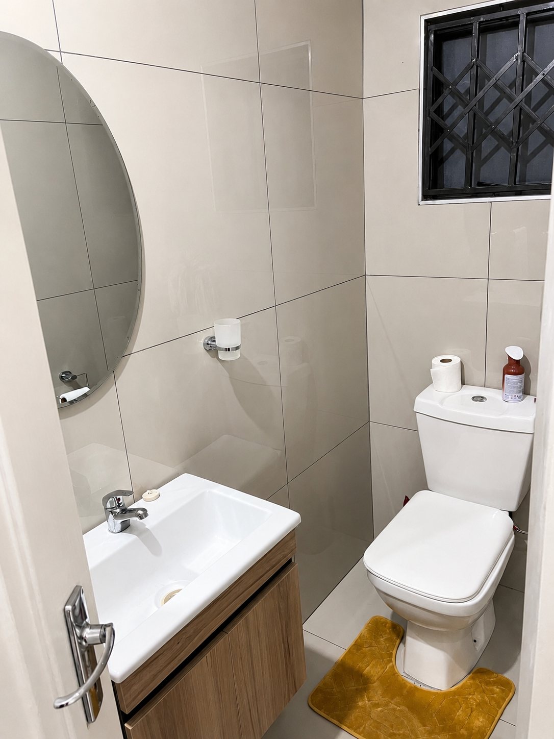 Twin Room bathroom